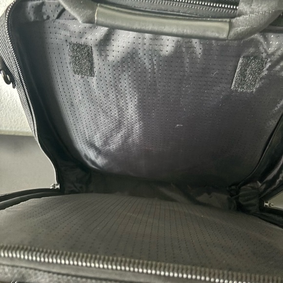 Modulus 2.0 computer compatible backpack case - Picture 5 of 8